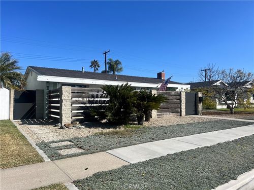 8401 Indianapolis Ave, Huntington Beach, CA, 92646-5012 | Card Image