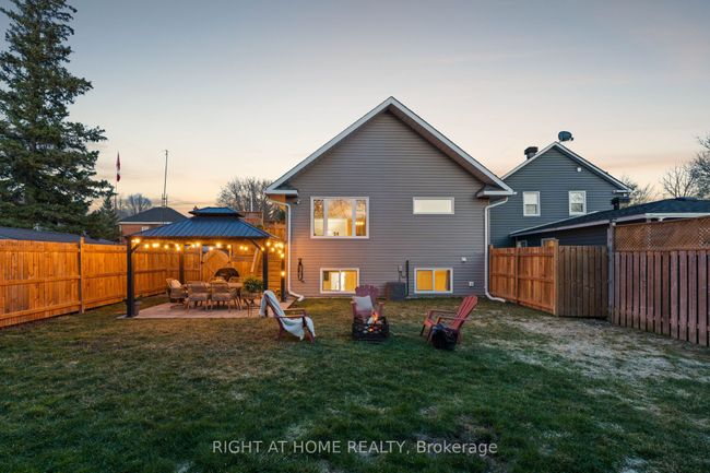 74 Vancourtland St N, House other with 3 bedrooms, 3 bathrooms and 2 parking in Arnprior ON | Image 36