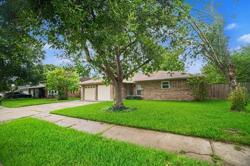 2313 Goodrich St, Pearland, TX, 77581-3724 | Card Image