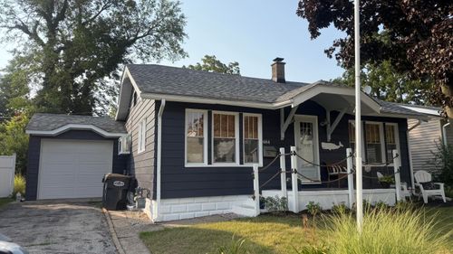 484 Upton Dr, Saint Joseph, MI, 49085-1059 | Card Image