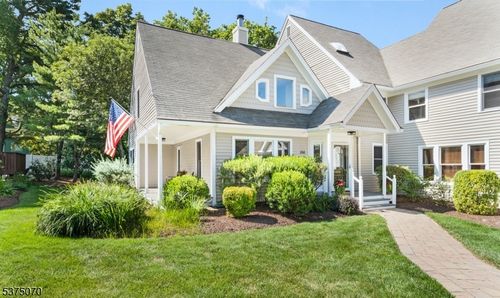 26 W Main St, Mendham, NJ, 07945 | Card Image