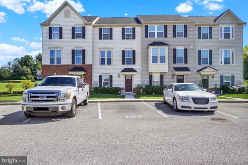 7983 Erinvale Ln, SEVEN VALLEYS, PA, 17360-7701 | Card Image