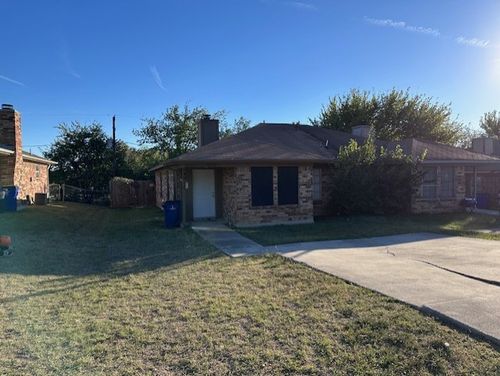 810 Woodland Ct, Kennedale, TX, 76060-5450 | Card Image