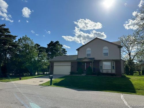 3970 Orchard View Ave, Rochester Hills, MI, 48307-5129 | Card Image