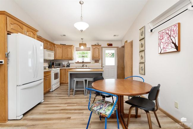 221 Hackberry Ave, House other with 3 bedrooms, 2 bathrooms and null parking in Manhattan KS | Image 7