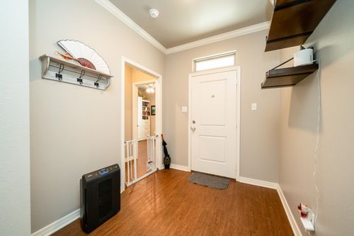 527 E Center St, White Oak, TX, 75693-1609 | Card Image