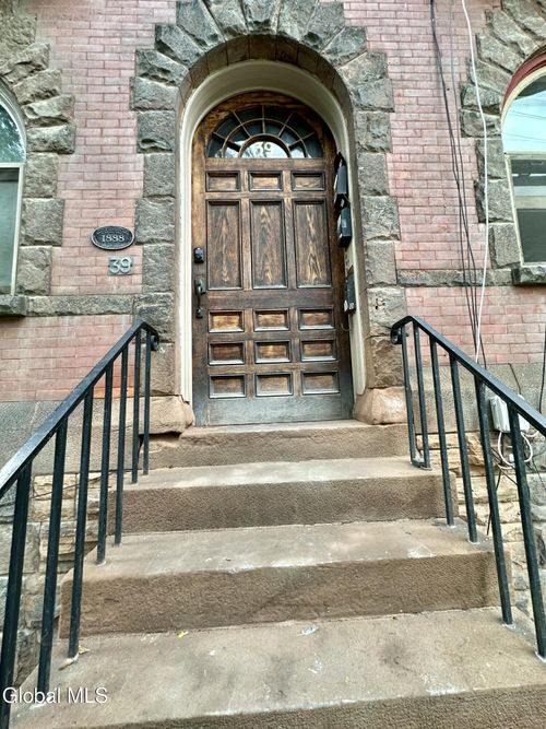 3-39 S Lake Ave, Albany, NY, 12203-1165 | Card Image