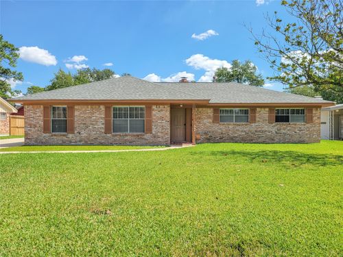 2115 Forest Oaks Dr, Houston, TX, 77017-6229 | Card Image