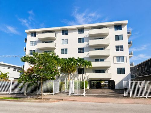 2b-8024 Tatum Waterway Dr, Miami Beach, FL, 33141-5309 | Card Image