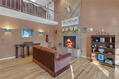 51 Sunken Meadow Rd, Northport, NY, 11768-2720 | Card Image