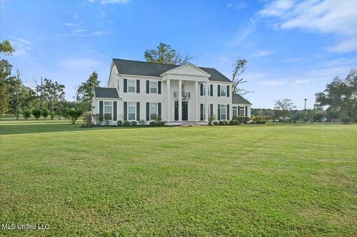 1951 E Third St, Forest, MS, 39074-4482 | Card Image