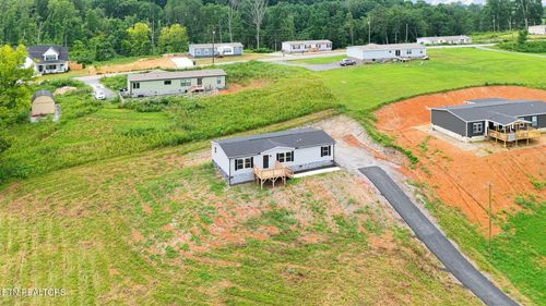 200 Laura Boling Loop Rd, Strawberry Plains, TN, 37871-5727 | Card Image