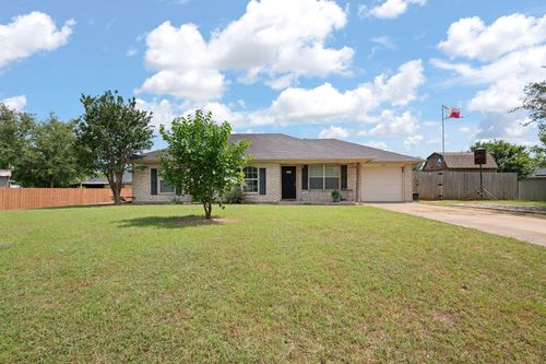 1105 Ashwood Ct, Cleburne, TX, 76033-6945 | Card Image