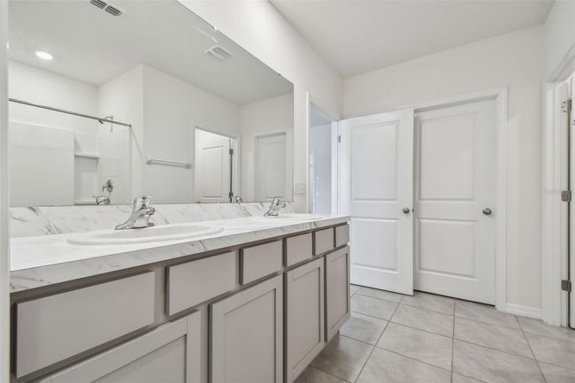 2418 Mizner Bay Ave, House other with 5 bedrooms, 3 bathrooms and null parking in BRADENTON FL | Image 11