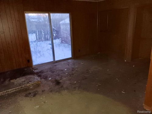 2509 Barth St, Flint, MI, 48504-7375 | Card Image