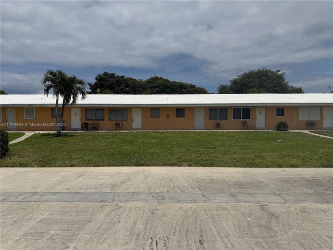 APT-12 - 3800 Ne 21 St Ave, Home with 1 bedrooms, 1 bathrooms and null parking in Lighthouse Point FL | Image 15