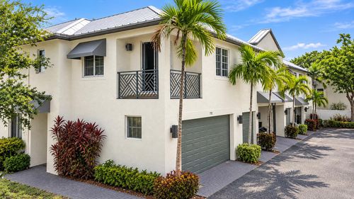 712 Se 2nd St, Pompano Beach, FL, 33060-7393 | Card Image