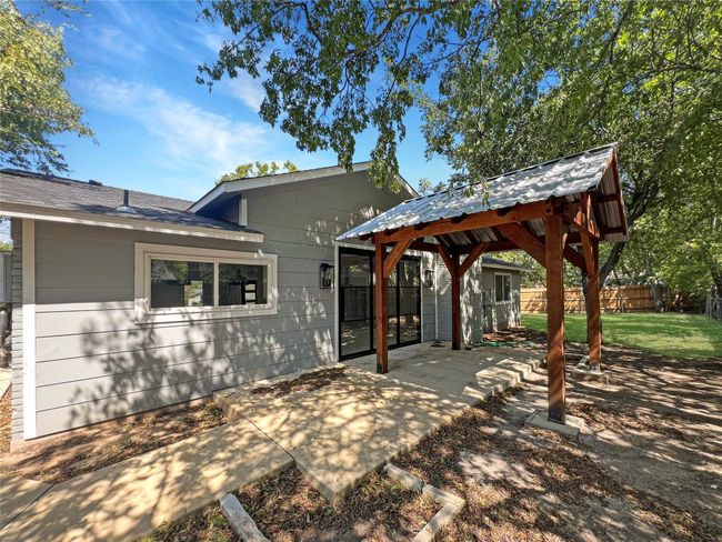9614 Newfoundland Cir, House other with 3 bedrooms, 2 bathrooms and 2 parking in Austin TX | Image 30