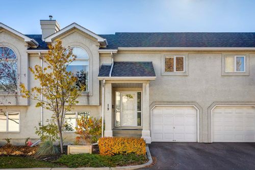 19 Sunlake Gdns Se, Calgary, AB, T2X3G4 | Card Image