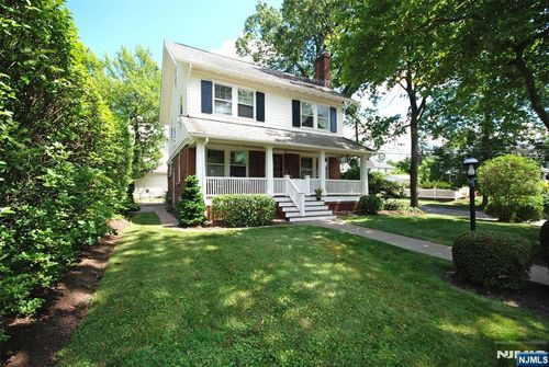 197 Grove St, Montclair, NJ, 07042-4216 | Card Image