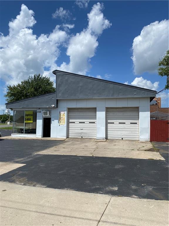 6140 Blue Ridge Blvd, Raytown, MO 64133