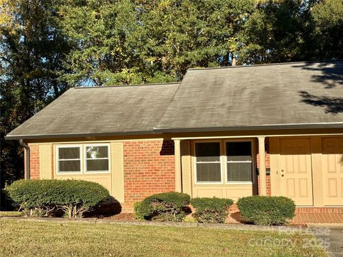 124 Hillcrest Dr, Lincolnton, NC, 28092-3028 | Card Image