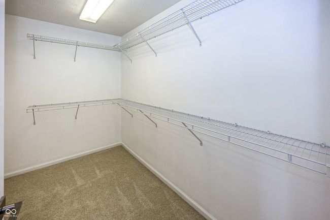 Large primary closet | Image 36