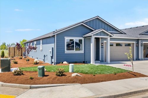 7901 Alyce Mae Way, White City, OR, 97503 | Card Image