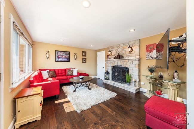 9236 Pembroke Ln, House other with 4 bedrooms, 3 bathrooms and 2 parking in Bridgeview IL | Image 9