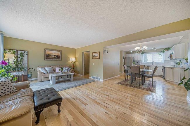 53 - 4810 40 Avenue Sw, Home with 4 bedrooms, 1 bathrooms and 1 parking in Calgary AB | Image 13
