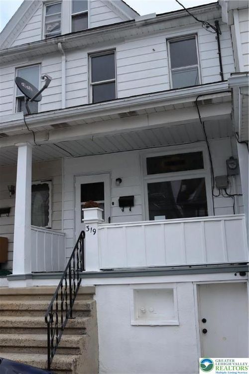 319 N Columbia St, TAMAQUA, PA, 18252-1605 | Card Image