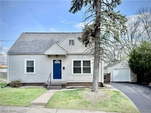 1331 Sunrise Dr, Akron, OH, 44307-1276 | Card Image