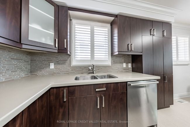 8 Petunias Rd, House attached with 4 bedrooms, 2 bathrooms and 3 parking in Brampton ON | Image 7