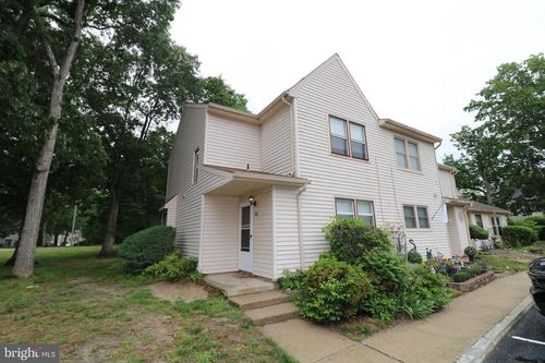 32 Pin Oak Ln, LITTLE EGG HARBOR TWP, NJ, 08087-1854 | Card Image