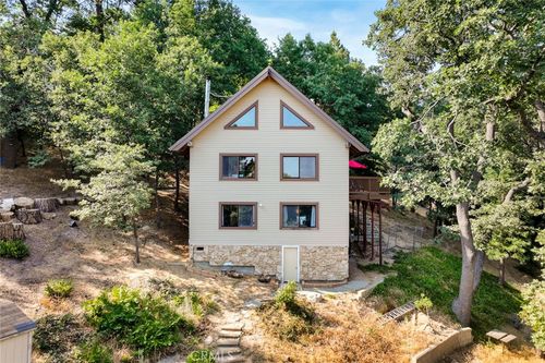 20 Oak Leaf Ln, Running Springs, CA, 92382 | Card Image