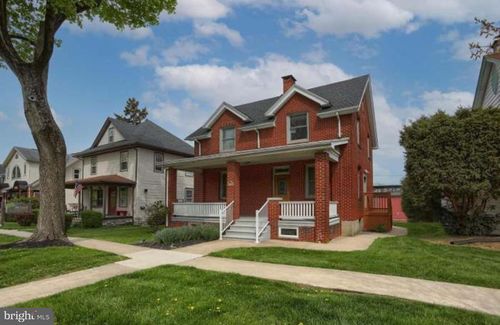 421 W Chocolate Ave, HERSHEY, PA, 17033-1638 | Card Image