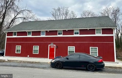 19 N Bridge St, ROUND HILL, VA, 20141-2645 | Card Image