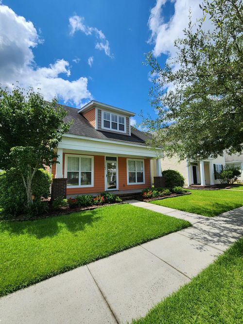 103 Foxglove Ave, Summerville, SC, 29483-5572 | Card Image