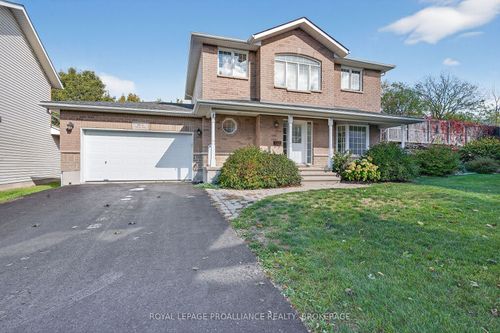 {{alt}} | Card Image