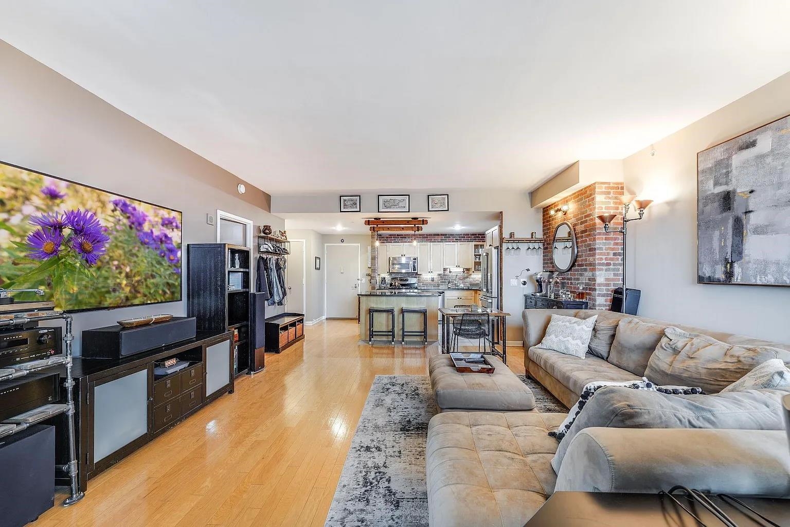 Residential in JC, Downtown 4