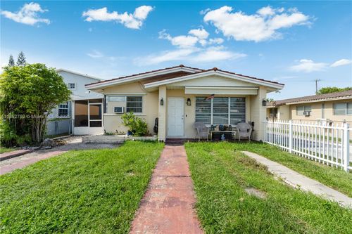 9311 Sw 37th St, Miami, FL, 33165-4123 | Card Image