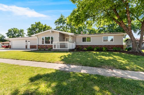 211 Indian Oaks Dr, Minooka, IL, 60447-9583 | Card Image