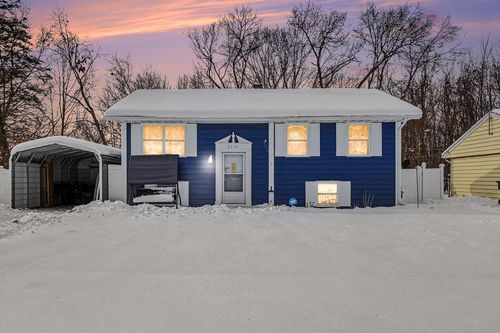 2316 Fair Oaks St E, Niles, MI, 49120-4444 | Card Image