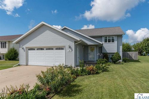 124 Quinion Dr, Mankato, MN, 56001-6434 | Card Image