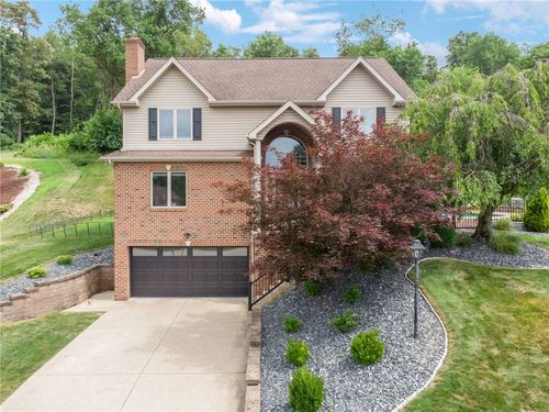 937 Giovanni Ln, Irwin, PA, 15642-6520 | Card Image