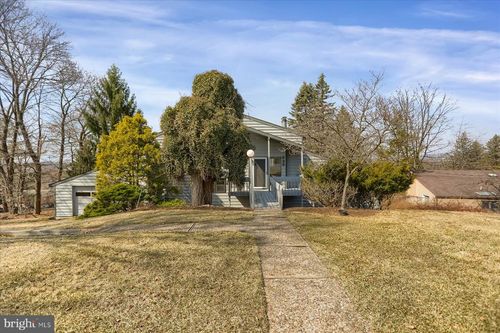 696 Wayne St, LEMONT, PA, 16851-9071 | Card Image