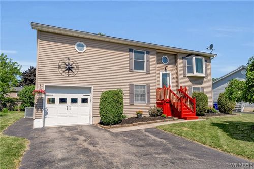 215 Summit Avenue, West Seneca, NY, 14224 | Card Image