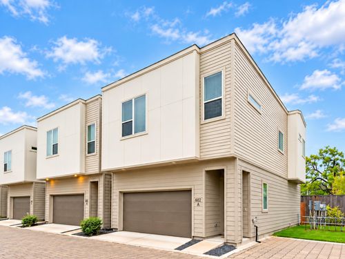 a-602 Thornton Rd, Houston, TX, 77018-3381 | Card Image