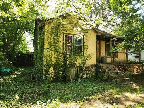 1112 N 10th St, Poplar Bluff, MO, 63901-3724 | Card Image