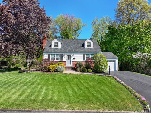 21 Arlene Ct, Pearl River, NY, 10965-1902 | Card Image